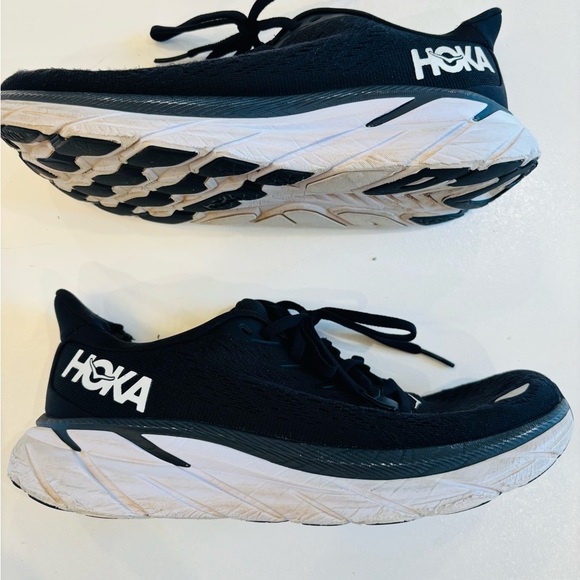 Hoka Shoes - Hoka Clifton 8 Black and White Athletic Sneakers size 6.5